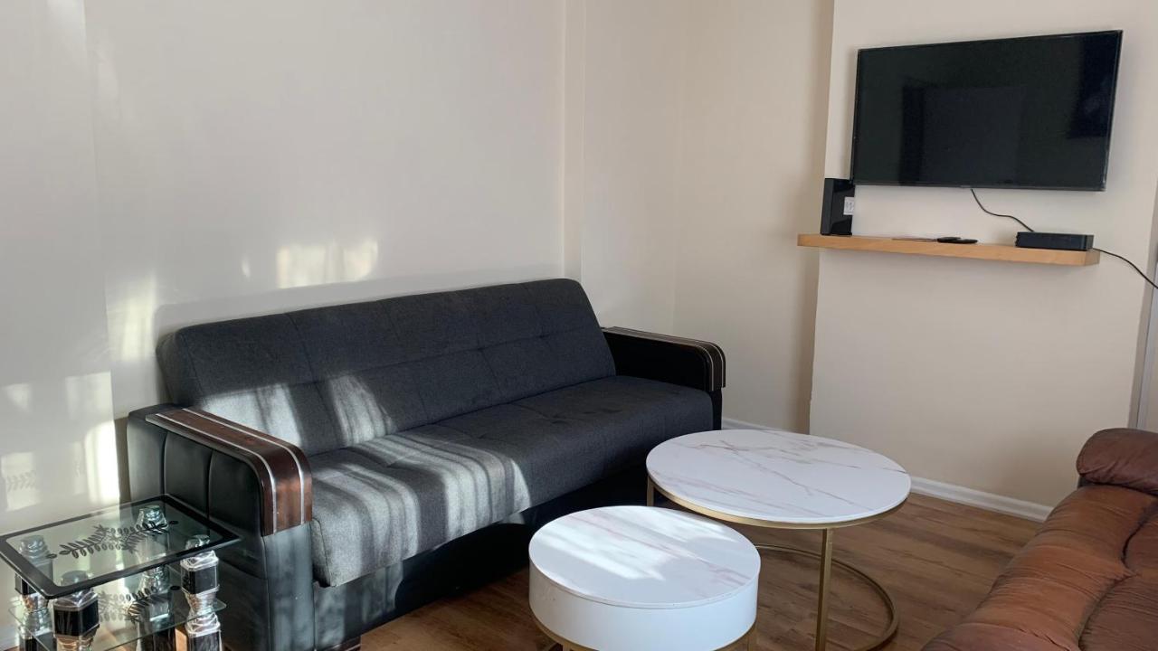Two Bed Holiday Apartment London Exterior photo