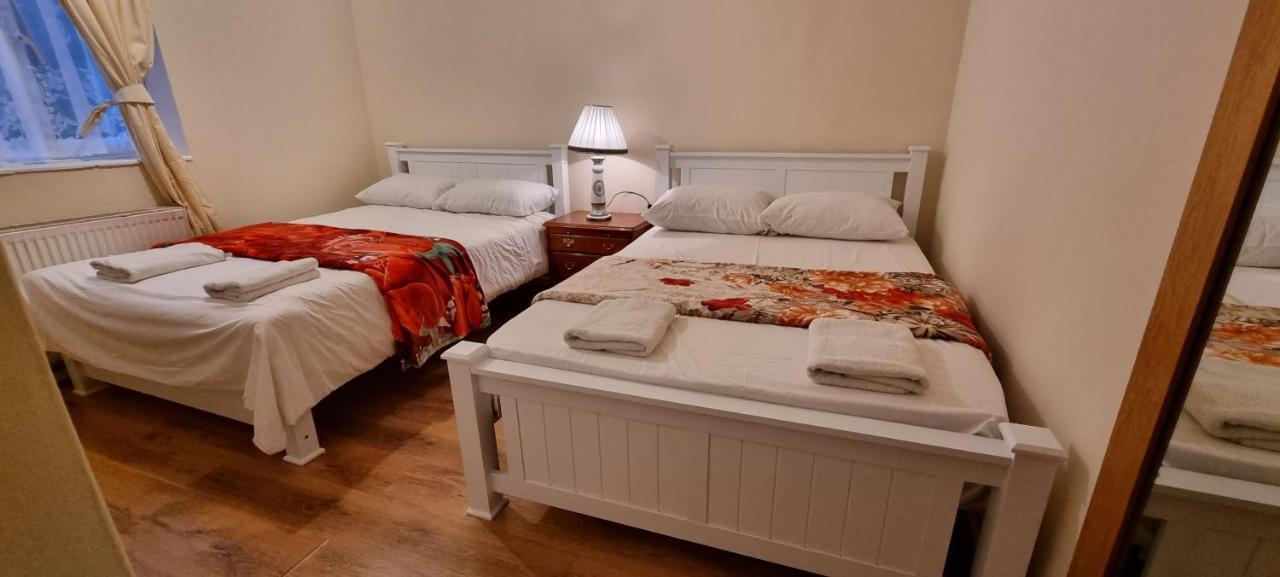 Two Bed Holiday Apartment London Exterior photo